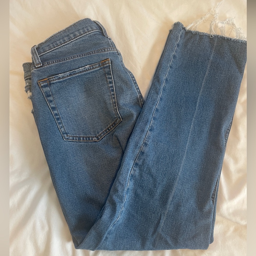 Abercrombie Curve Love Ultra High Rise Ankle Straight Jean (Medium Wash)
